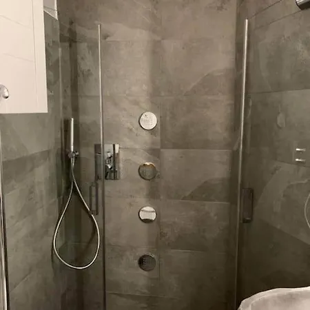 Rifugio Pirovano بيريوِل تْشيرفينيا